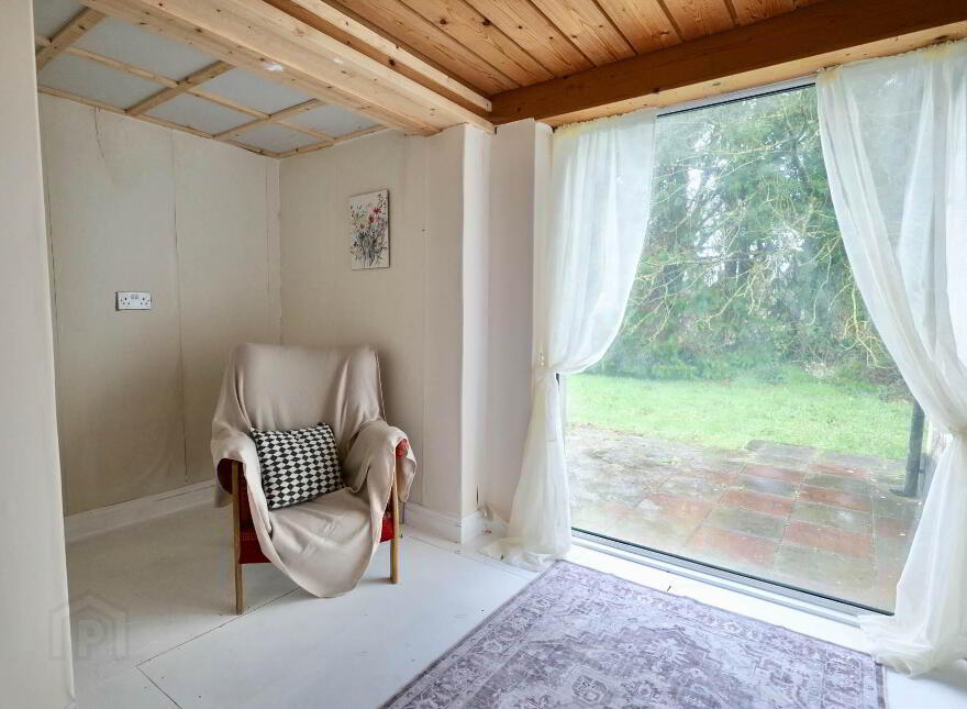 White Cottage, Lodge, Hospital, V35EY72