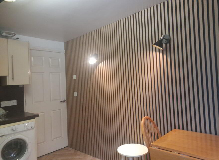 Fantastic Apartment, 21 Elaine Street, Stranmillis, Belfast, BT9 5AR