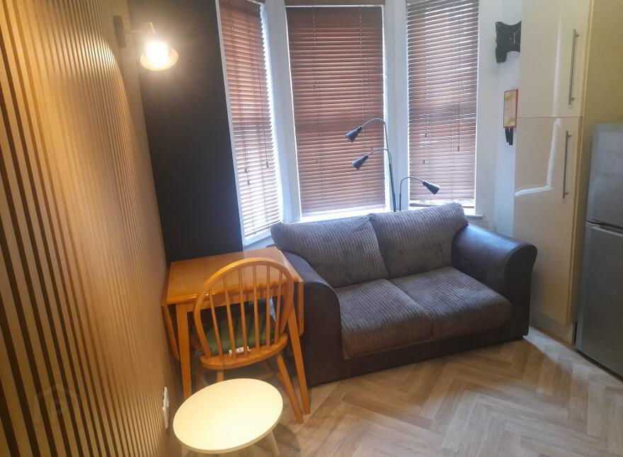 Fantastic Apartment, 21 Elaine Street, Stranmillis, Belfast, BT9 5AR