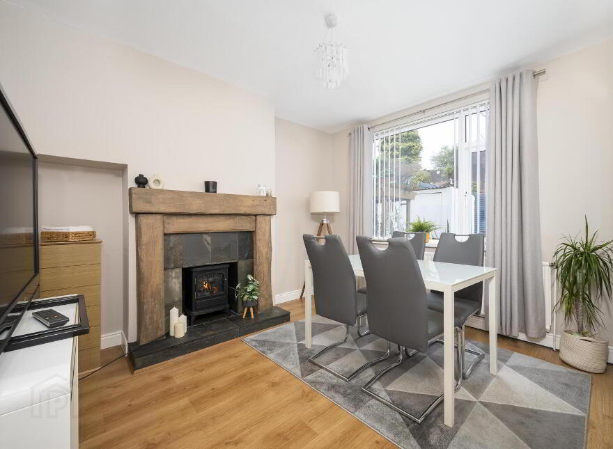 40 Sandhill Parade, Belfast, BT5 6FH