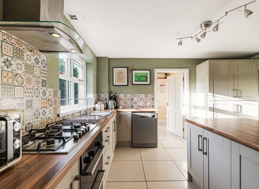 17-17a Ballywarren Road, Downpatrick, BT30 7DY