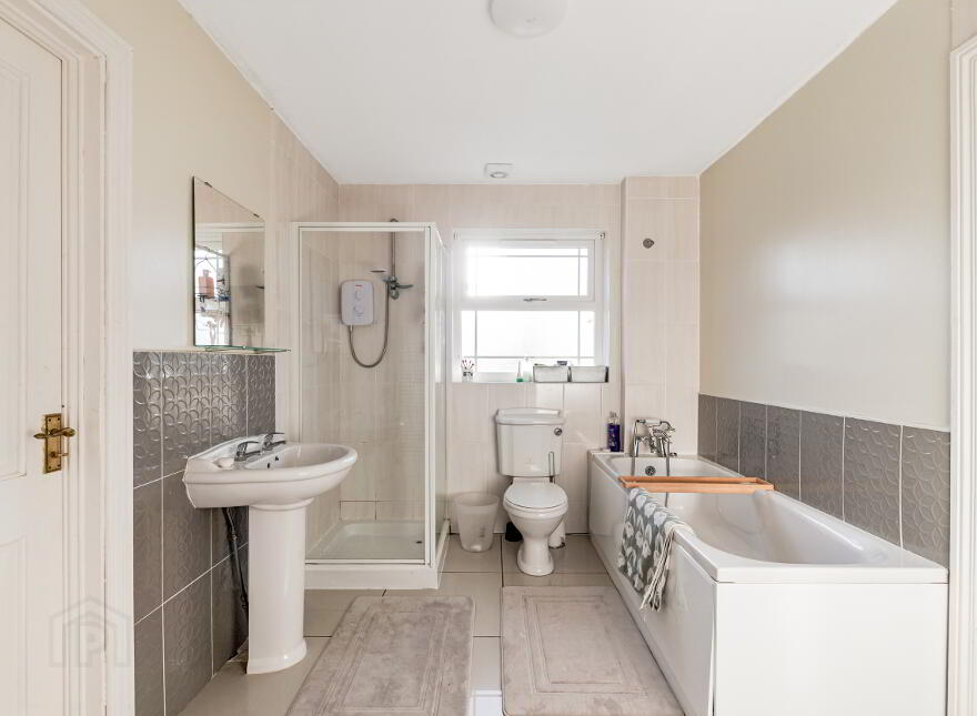 17-17a Ballywarren Road, Downpatrick, BT30 7DY