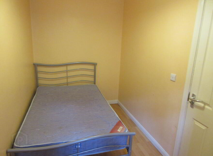 Three Great Apartments, 34 Magdala Street, Queens Botanic Area, Belfast, BT7 1PU