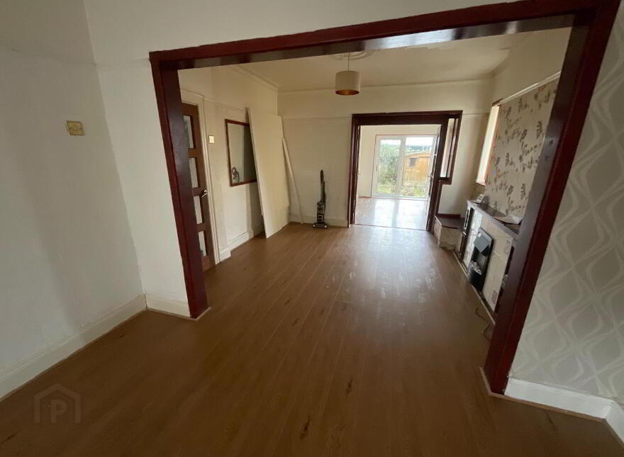 6 Ballygomartin Road, Belfast, BT13 3LD