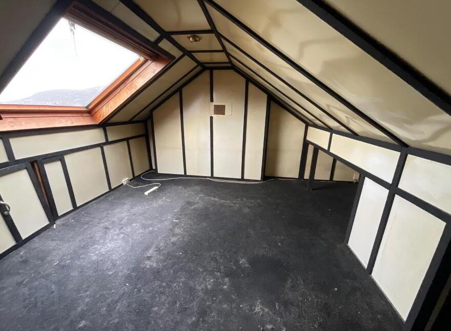 6 Ballygomartin Road, Belfast, BT13 3LD