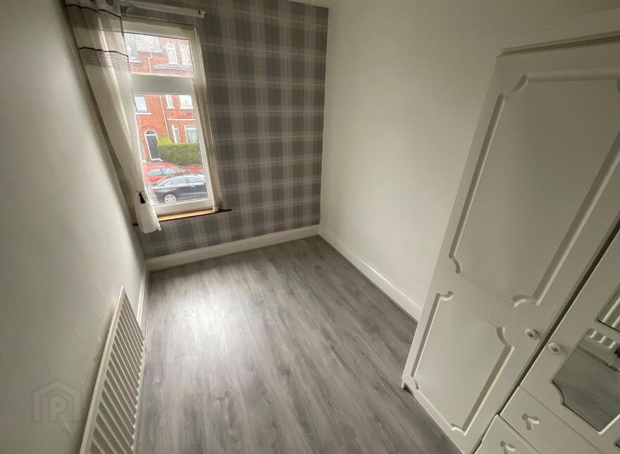 6 Ballygomartin Road, Belfast, BT13 3LD