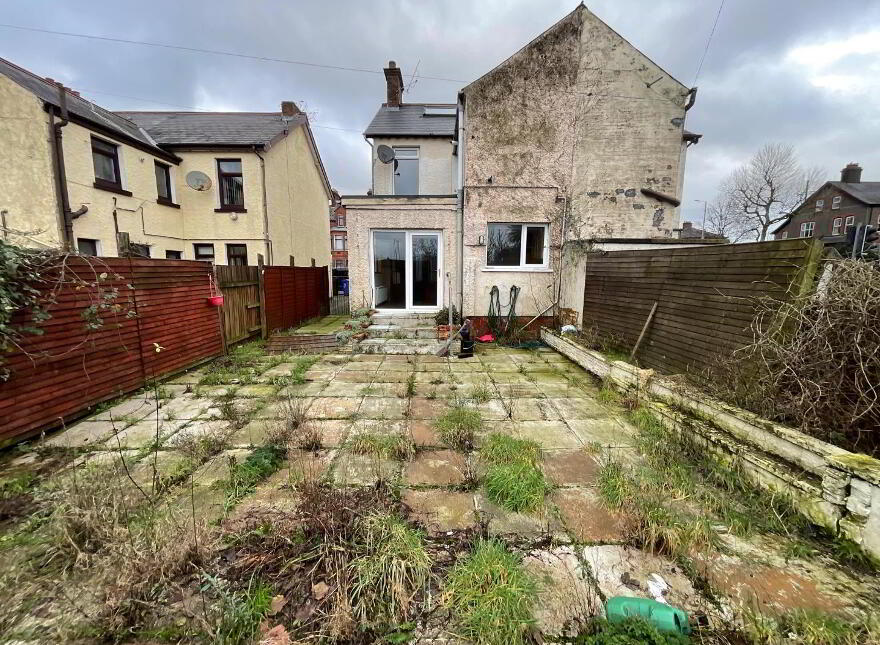 6 Ballygomartin Road, Belfast, BT13 3LD