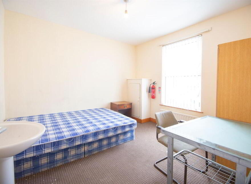 10 Curzon Street, Belfast, BT7 1QU