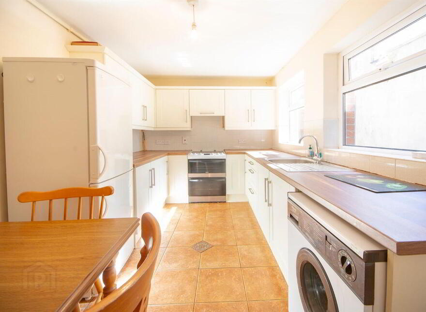 10 Curzon Street, Belfast, BT7 1QU