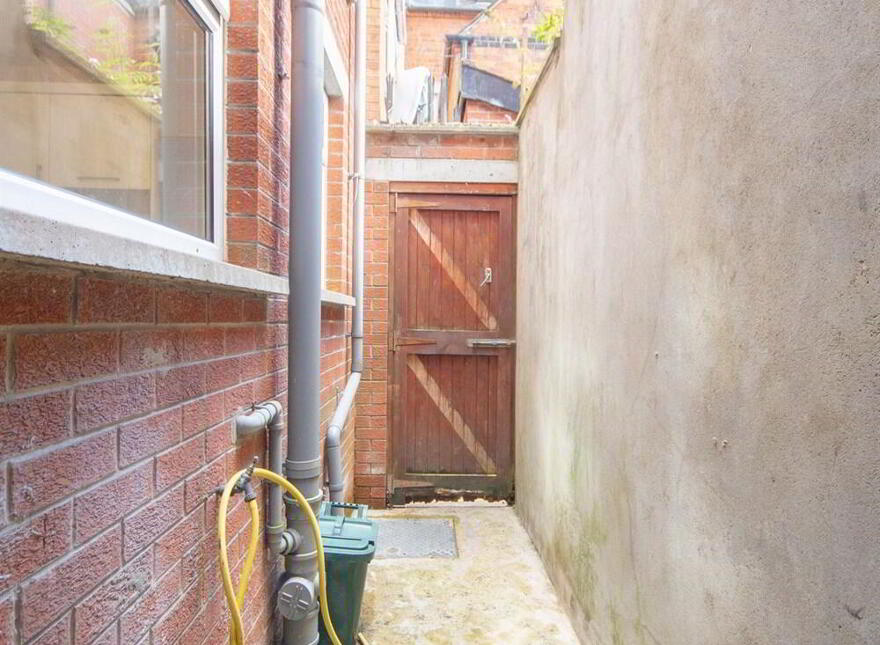 10 Curzon Street, Belfast, BT7 1QU