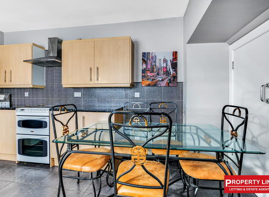 STUDENT ACCOMMODATION, 3 Mountjoy Terrace, Mature Students, Derry/Londonderry, BT48 7LF