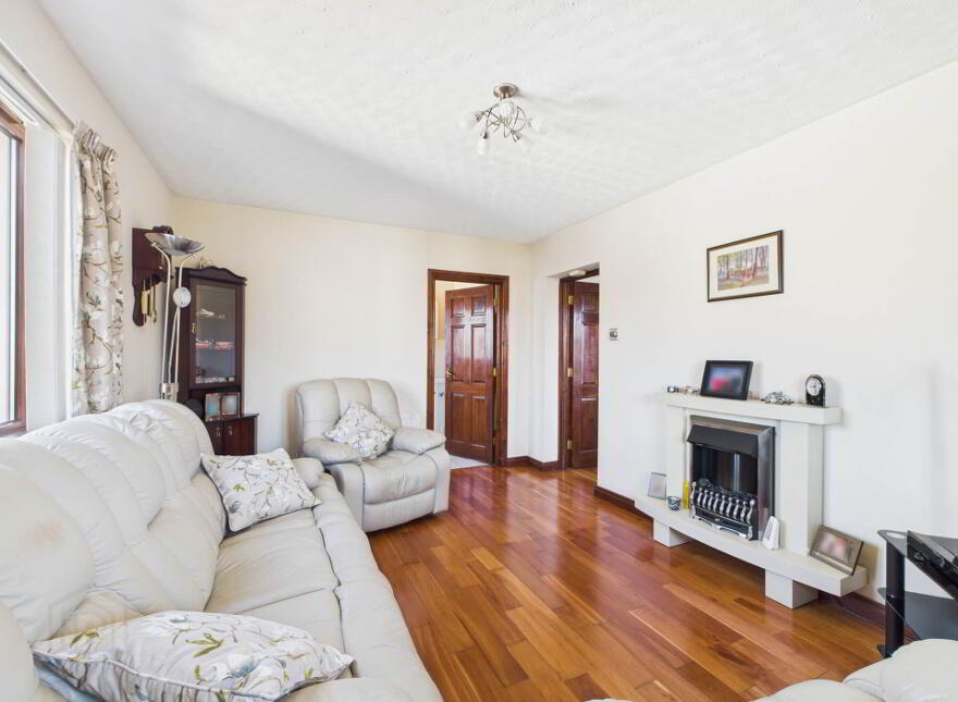 4 Inver Heights, Larne, BT40 3AR