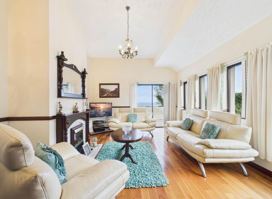 4 Inver Heights, Larne, BT40 3AR