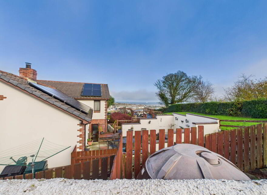 4 Inver Heights, Larne, BT40 3AR
