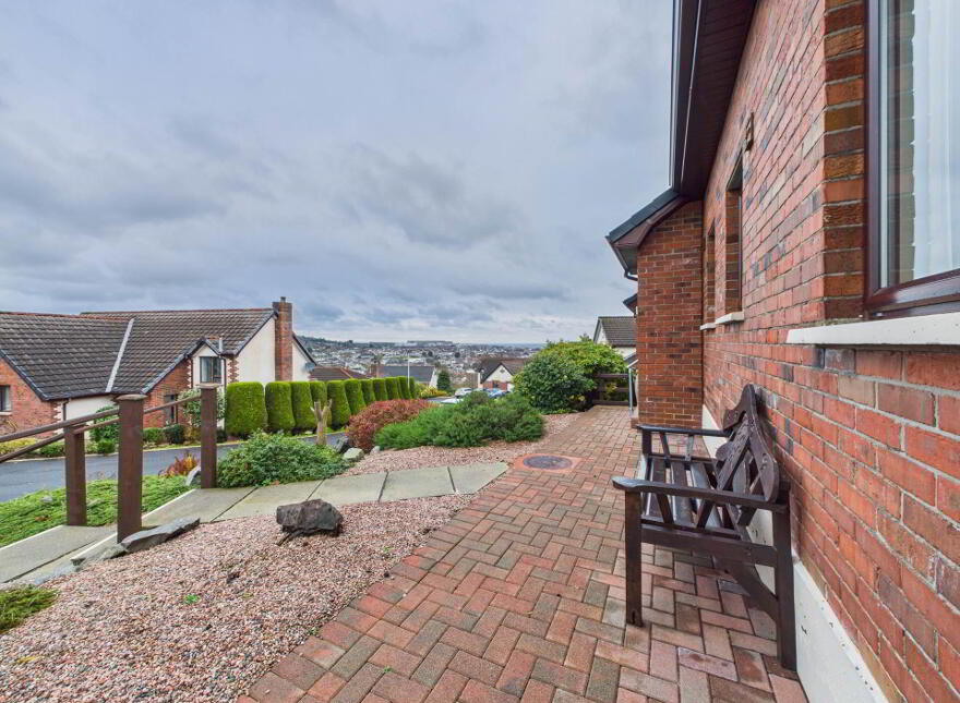 4 Inver Heights, Larne, BT40 3AR