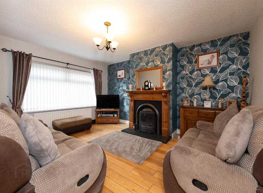 11 Craigs Road, Ballynahinch, BT24 8PQ