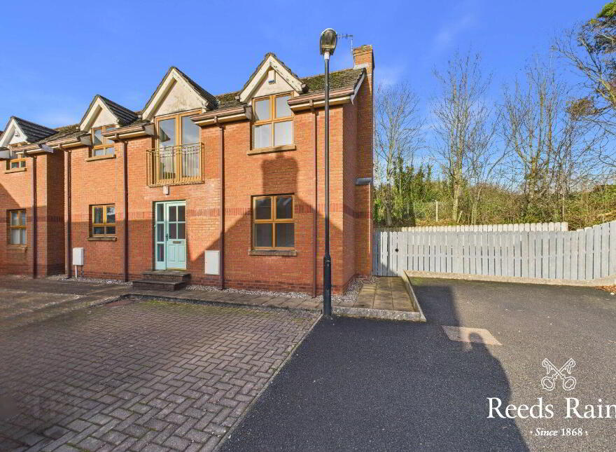 18 Meadowbank, Carrickfergus, BT38 8GZ