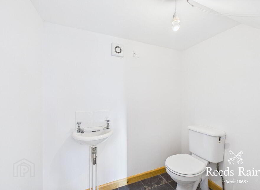 18 Meadowbank, Carrickfergus, BT38 8GZ