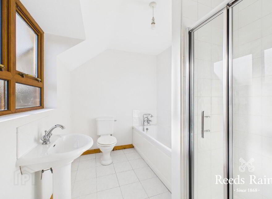 18 Meadowbank, Carrickfergus, BT38 8GZ