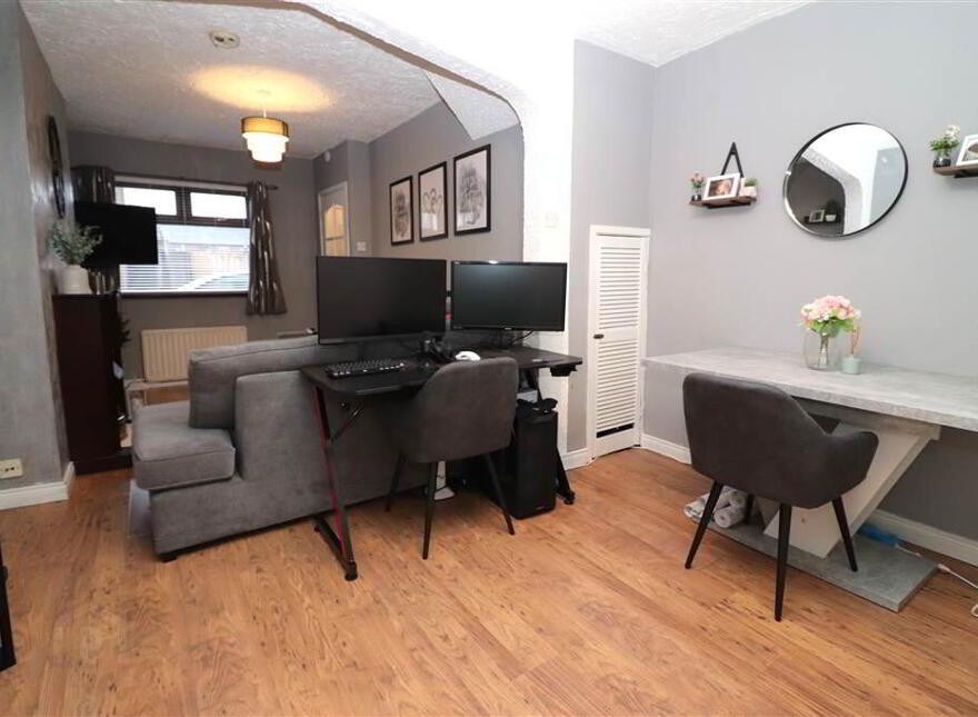 11 Leamington Place, Grand Street, Lisburn, BT27 4UL