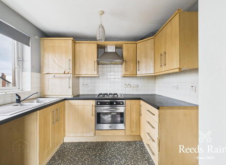 Apartment 3 2 Taylors Avenue, Carrickfergus, BT38 7HU