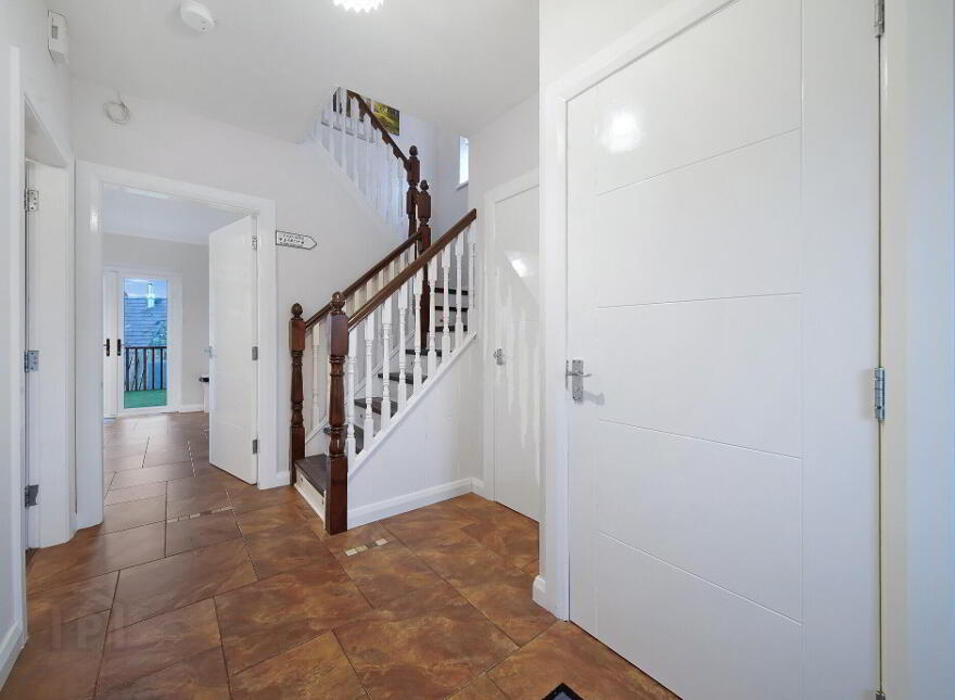 27 Orchard Grove, Newtown Cunningham, F93W326