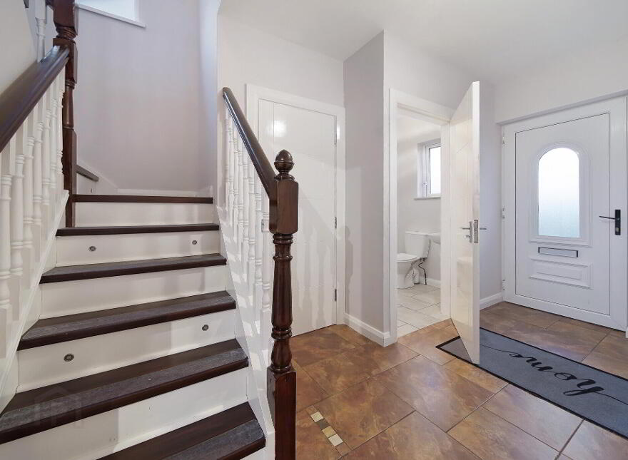 27 Orchard Grove, Newtown Cunningham, F93W326