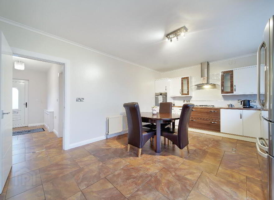 27 Orchard Grove, Newtown Cunningham, F93W326