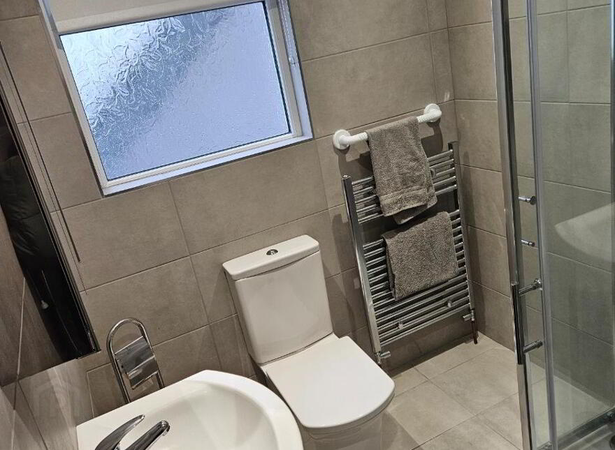 Unit 3A, Cloughmore Terrace, Warrenpoint, Newry Hilltown, BT34 3HP