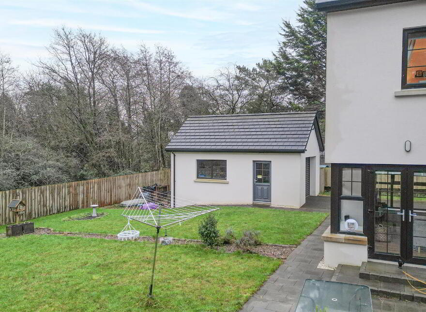 192 Seven Mile Straight, Nutts Corner, Crumlin, BT29 4YR