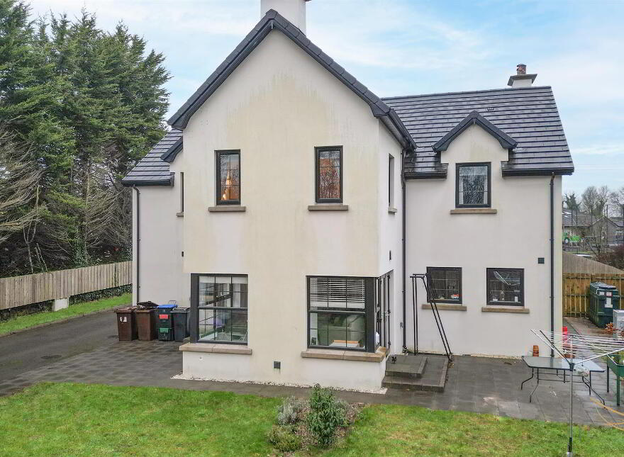 192 Seven Mile Straight, Nutts Corner, Crumlin, BT29 4YR