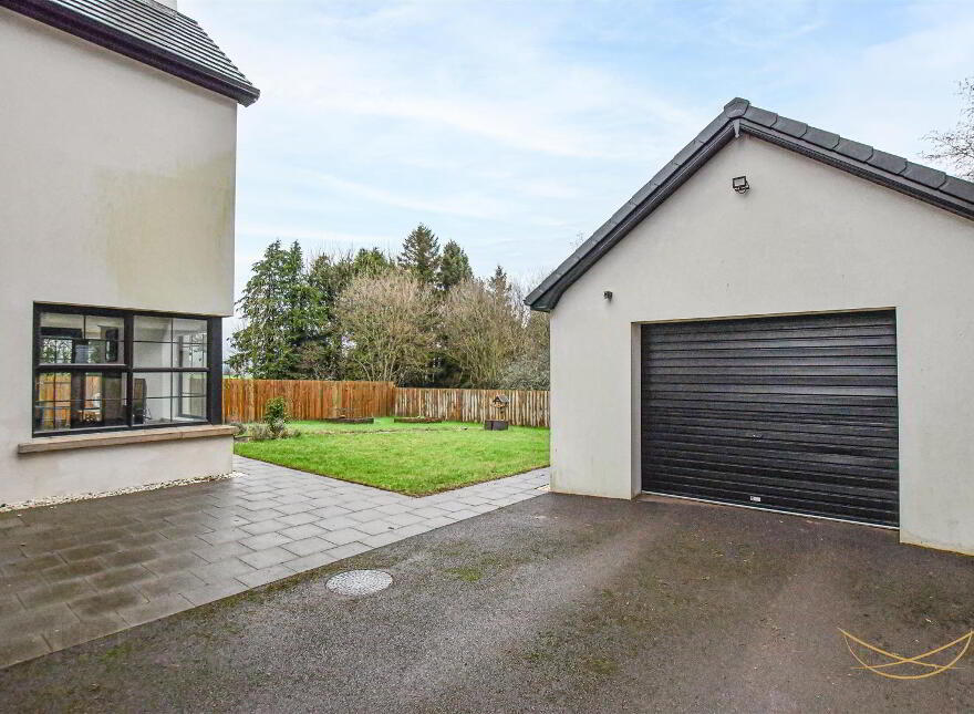 192 Seven Mile Straight, Nutts Corner, Crumlin, BT29 4YR
