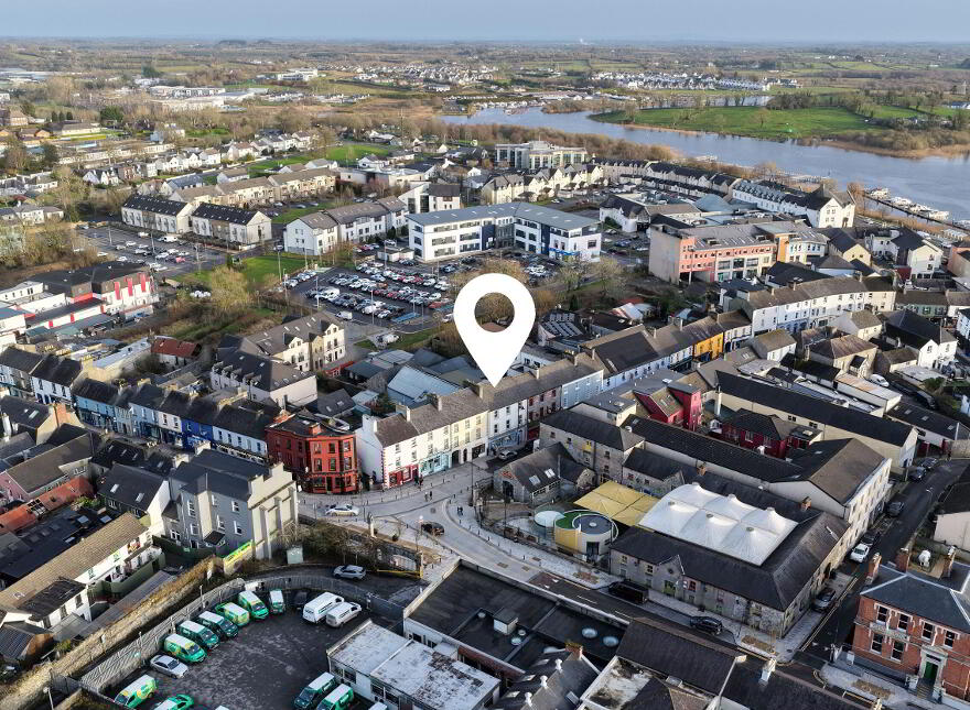 Quidsworth, Bridge Street, Carrick-On-Shannon, N41R9W4