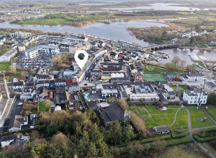 Quidsworth, Bridge Street, Carrick-On-Shannon, N41R9W4
