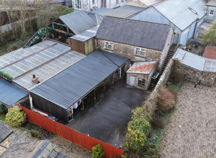 Quidsworth, Bridge Street, Carrick-On-Shannon, N41R9W4