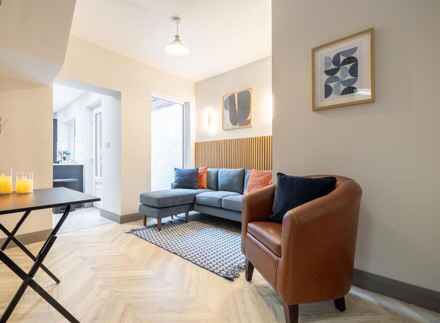 Room 2, 65 Greenore Street, Belfast, BT6 8NF