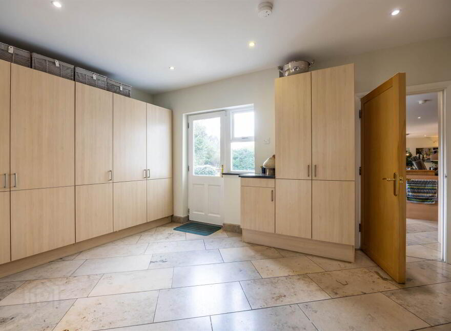28a Victoria Road, Holywood, BT18 9BG