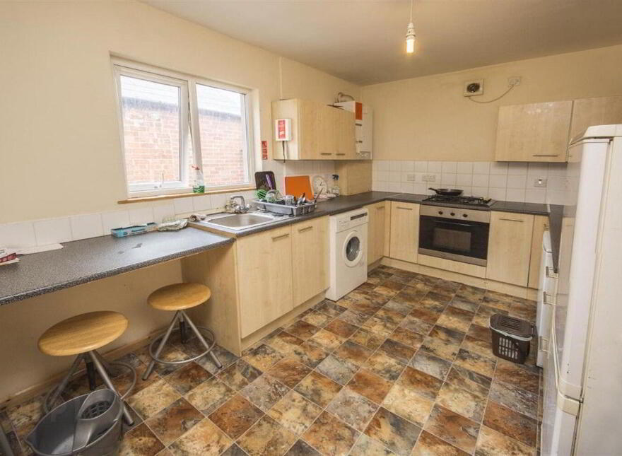 2, 26 Fitzroy Avenue, Belfast, BT7 1HW
