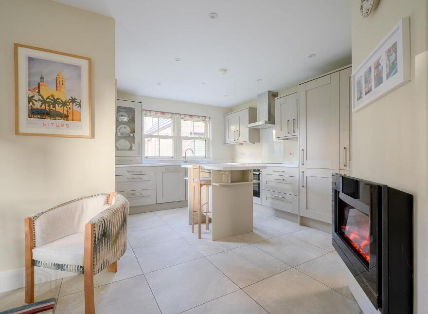 11 College Green, Bangor, BT20 5FA