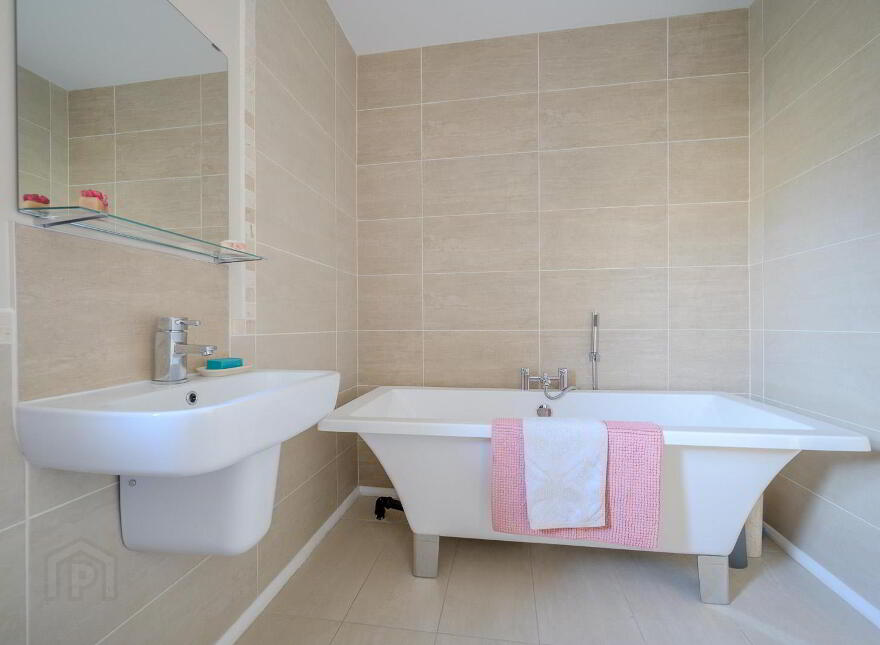 11 College Green, Bangor, BT20 5FA