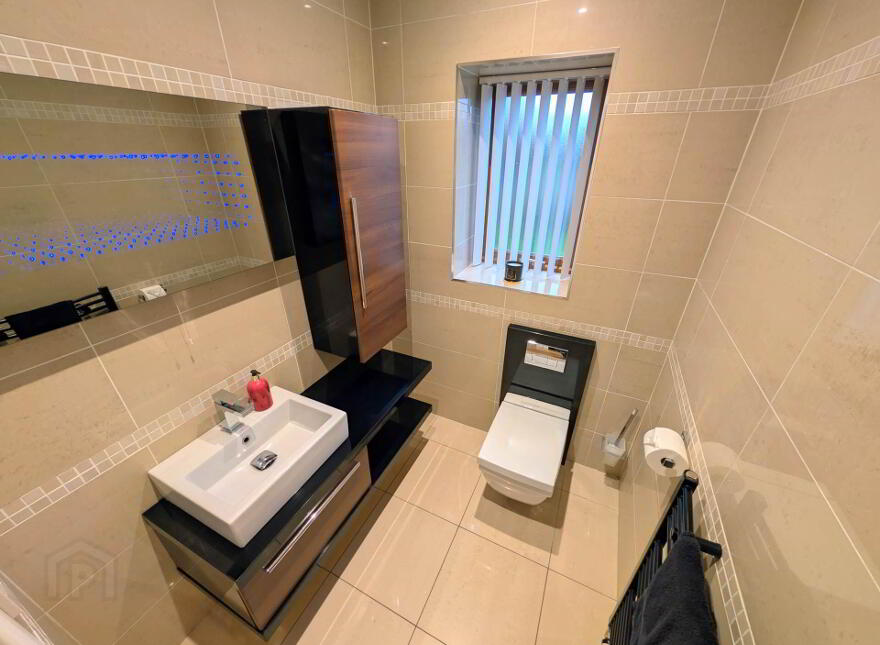 1c Blackcave Manor, Larne, BT40 1UN