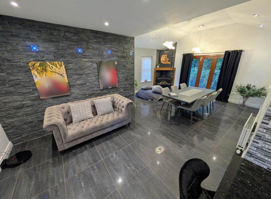 1c Blackcave Manor, Larne, BT40 1UN