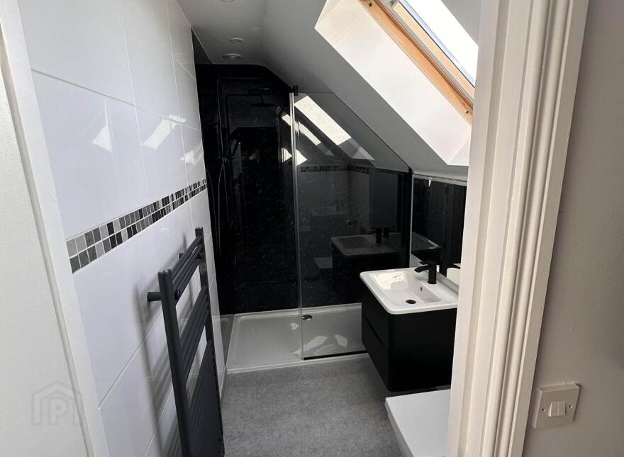 1c Blackcave Manor, Larne, BT40 1UN