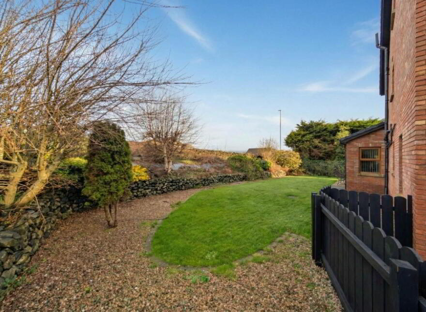 1c Blackcave Manor, Larne, BT40 1UN