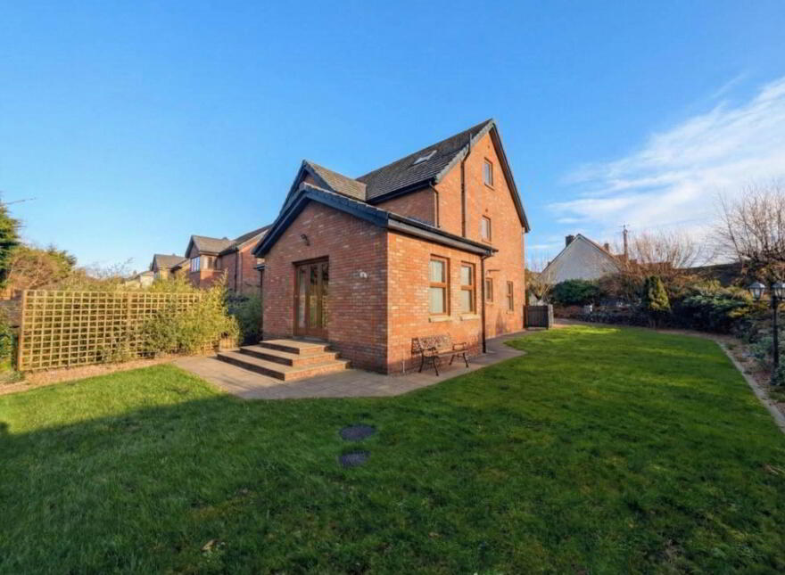 1c Blackcave Manor, Larne, BT40 1UN