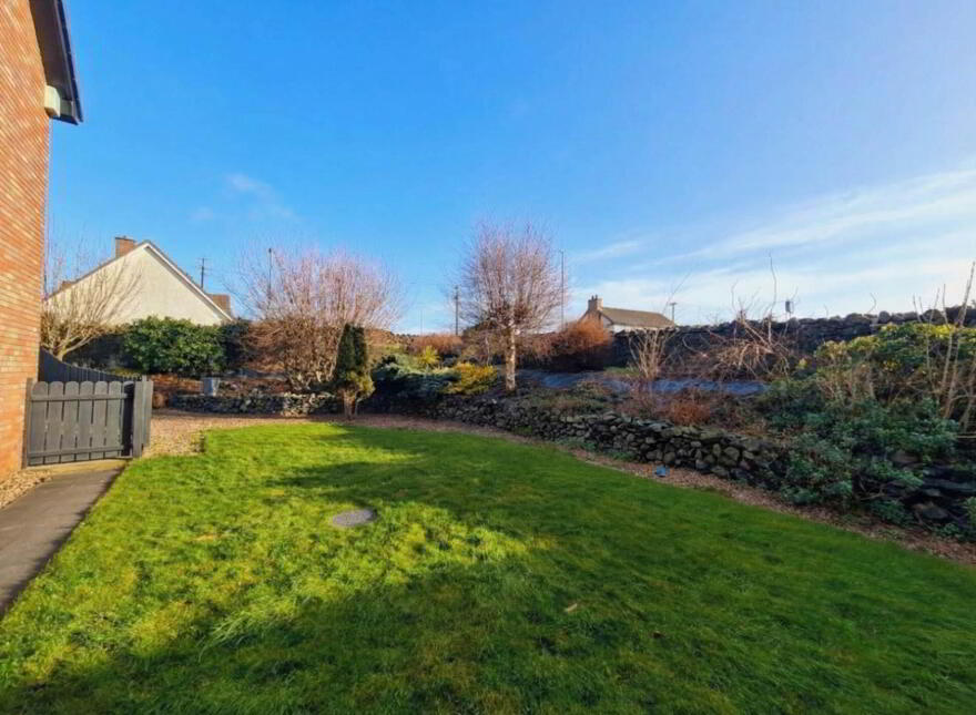 1c Blackcave Manor, Larne, BT40 1UN