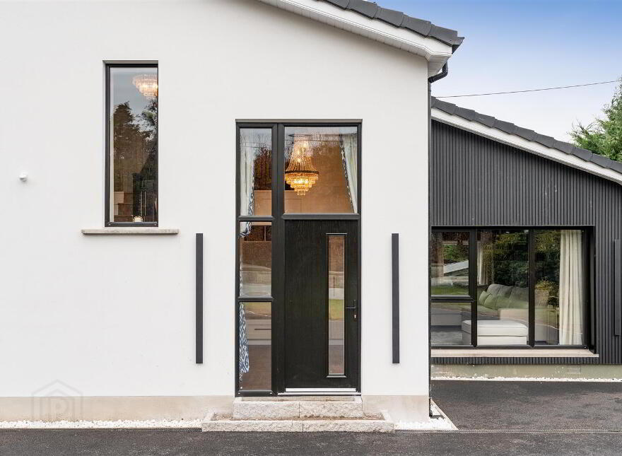 25 Belfast Road, Antrim, BT41 1NY