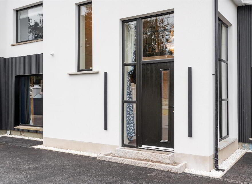 25 Belfast Road, Antrim, BT41 1NY