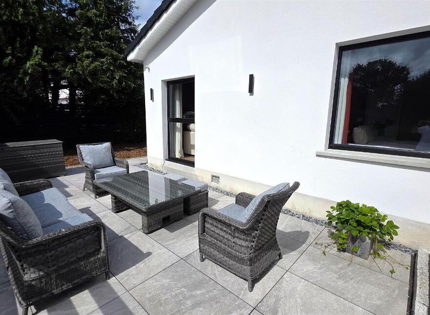 25 Belfast Road, Antrim, BT41 1NY