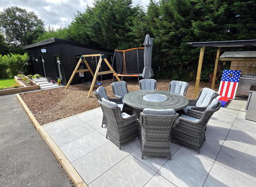 25 Belfast Road, Antrim, BT41 1NY